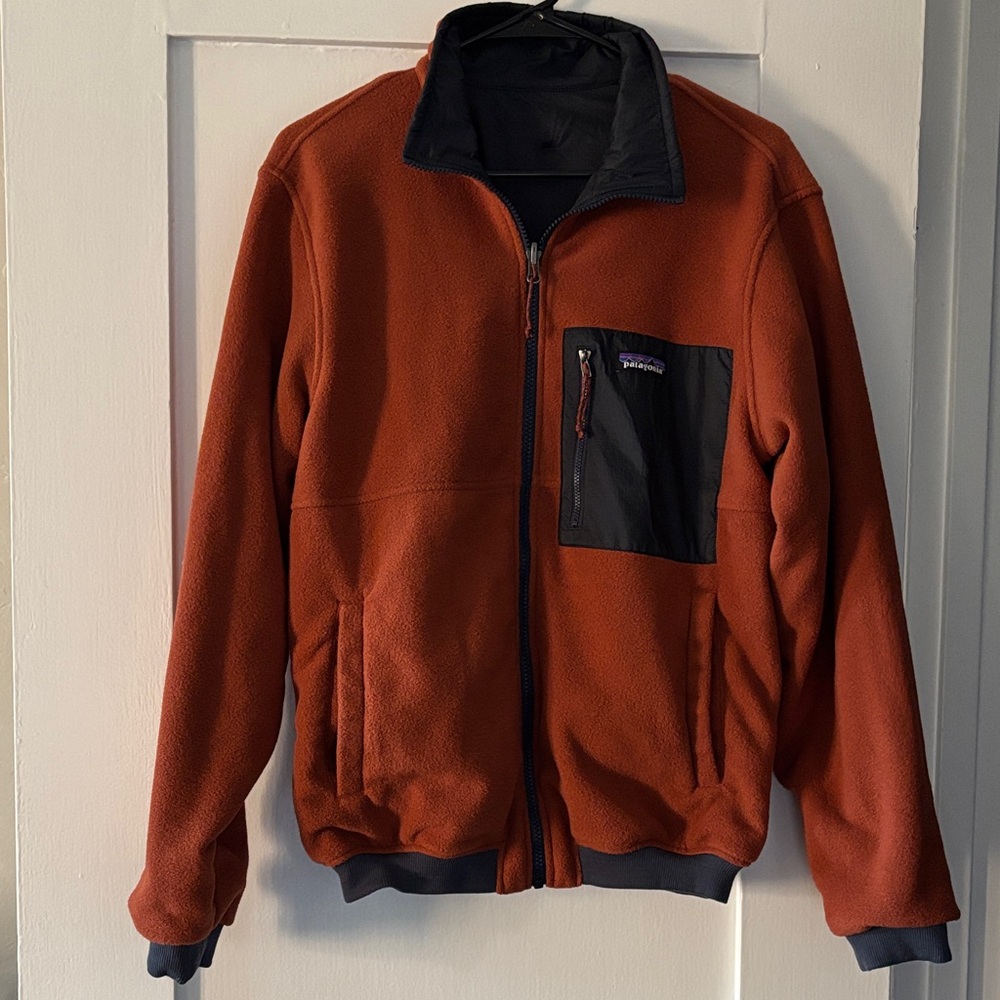 Patagonia Rust and Dark Navy Blue Reversible Lightweight Jacket